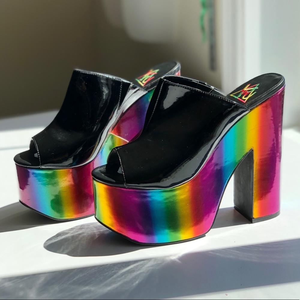 YRU Holographic Rainbow Platforms